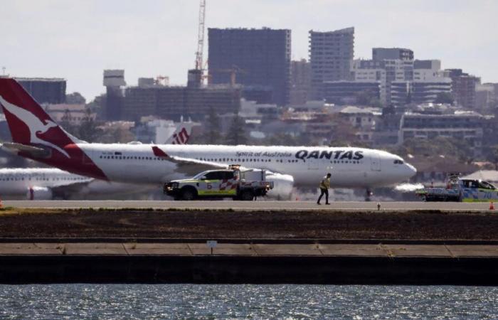 “Un gran boom”: gran susto para los pasajeros de un avión obligado a aterrizar