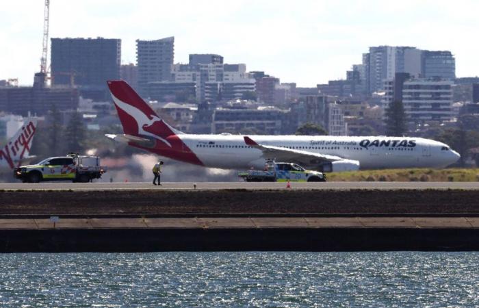 El motor de Boeing falla durante el despegue, el avión debe aterrizar urgentemente