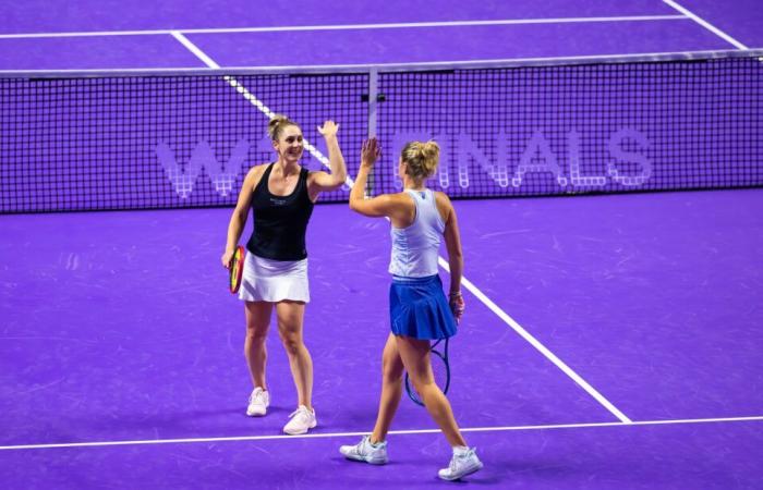 Dabrowski y Routliffe permanecen invictos y avanzan al último partido de las Finales WTA