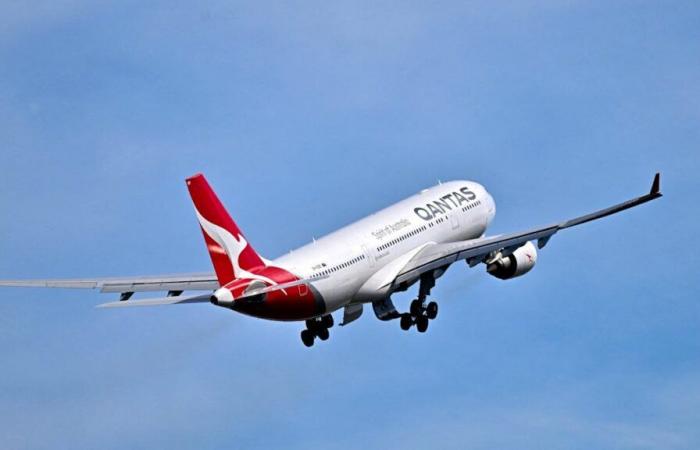 Avión de Qantas obligado a realizar un aterrizaje de emergencia en Sídney