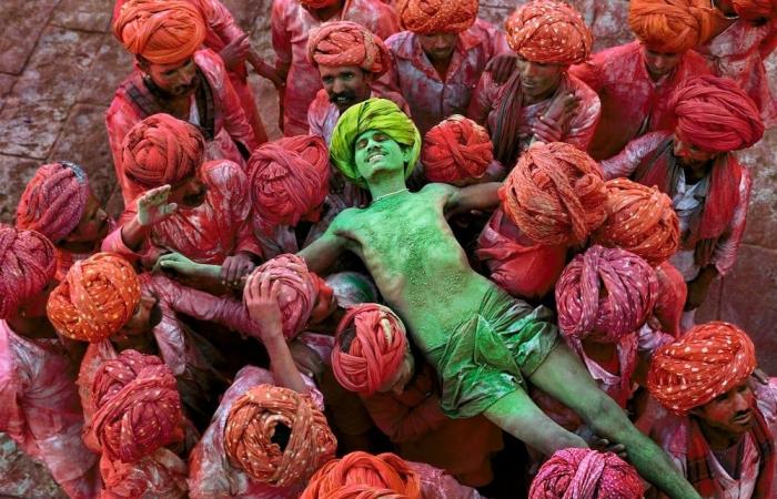 Steve McCurry cautiva las miradas en el Caumont – Centro de Arte