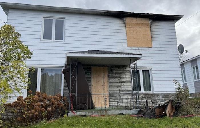 Un edificio de tres unidades dañado por un incendio en Alma