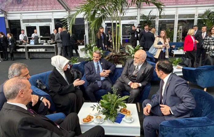 Erdoğan se reunió con el líder griego Hristodulidis: tomaron café y comieron croissants