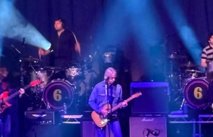 Paul Weller le dice al público de Liverpool: “Me rendiré” antes del punto de inflexión del espectáculo