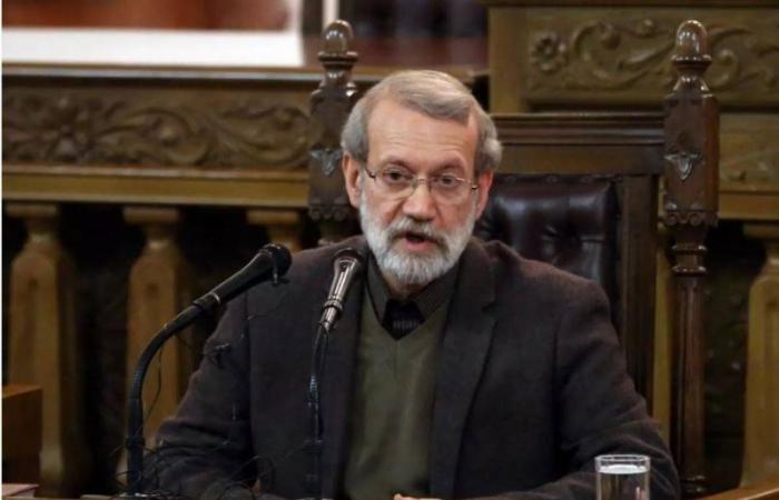 Irán debe evitar reaccionar “instintivamente” tras el ataque de Israel, dice Larijani