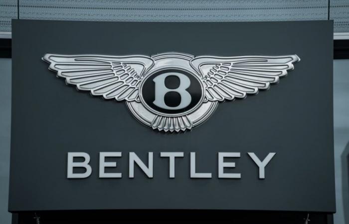 ¡Le toca a Bentley dar marcha atrás!