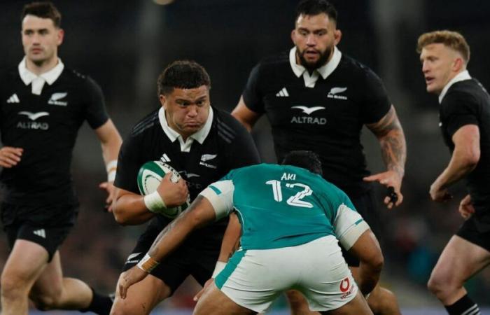 Una semana antes de enfrentarse a Francia, los All Blacks ponen de rodillas a Irlanda