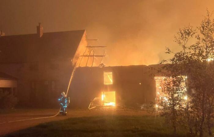 incendio en una granja el jueves por la noche