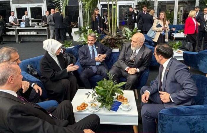 Erdoğan se reunió con el líder griego Hristodulidis: tomaron café y comieron croissants