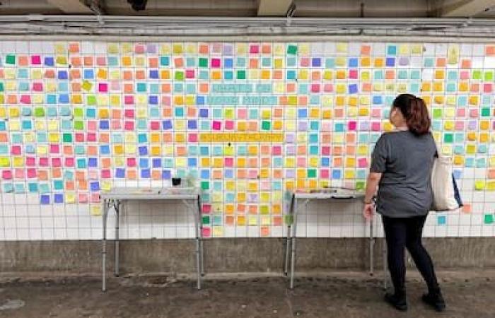 [PHOTOS] Elección de Donald Trump: la “terapia Post-it” vuelve al metro de Nueva York