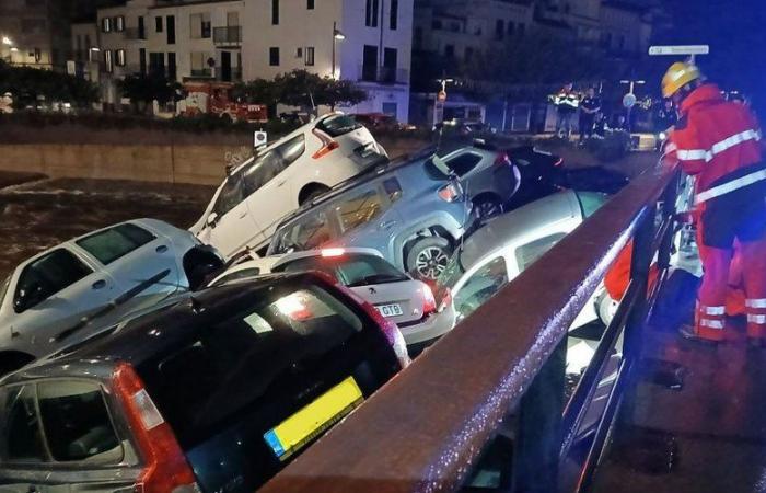 Inundaciones en España: un torrente arrastra coches hasta la frontera con Francia, una semana después de la devastación mortal en la Comunidad Valenciana