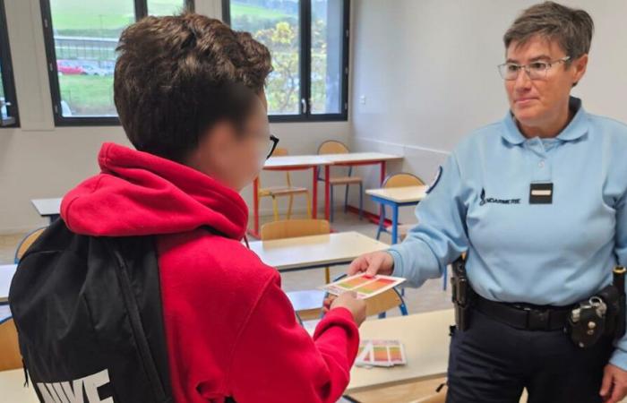 Acoso escolar. Policías realizan prevención en escuelas