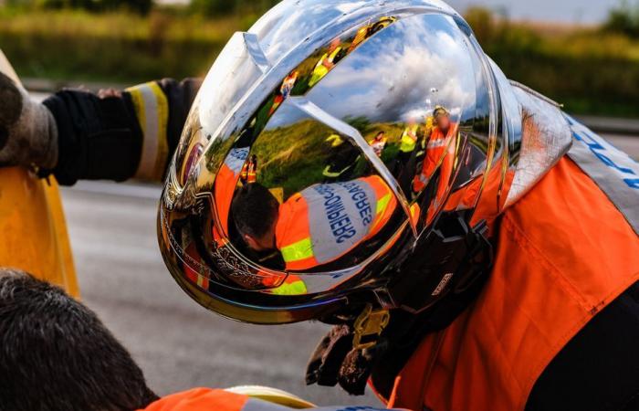 Dos personas en emergencia absoluta tras accidente de tráfico, precaución por salidas de fin de semana largo