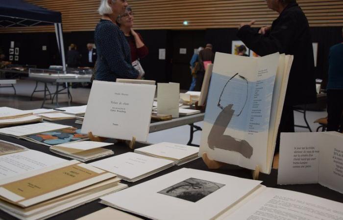 Rodez. Inauguración de la IV Bienal del Libro de Artista en el ayuntamiento