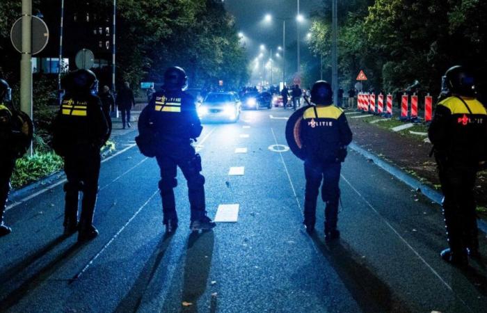 Violencia, detenciones, repatriación de aficionados israelíes: lo que pasó después de un partido de fútbol en Amsterdam