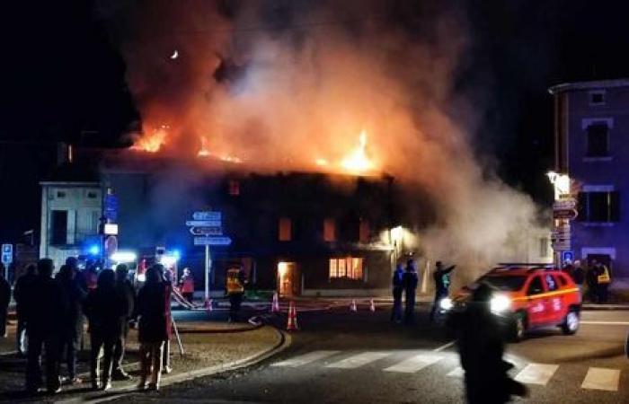 Incendio en un hotel en renovación en Saint-Dier-d’Auvergne