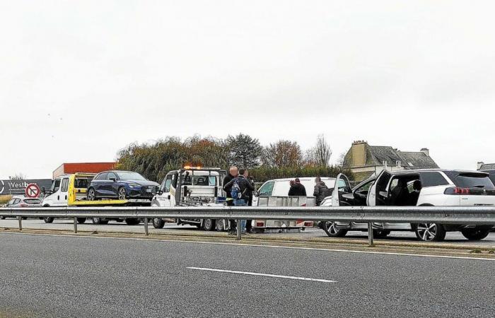 Bloqueo forzoso, disparos y detenciones en Henvic: esto es lo que sabemos este viernes por la noche [Vidéo]