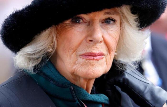 Enferma, la reina Camilla está oficialmente ausente de las conmemoraciones del Día del Recuerdo