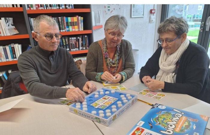 Tiffauges. Juegos de naturaleza en la biblioteca Libro abierto hasta el 11 de diciembre