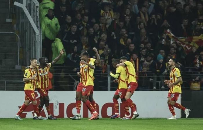 Lens arrebata la victoria ante el Nantes al final del partido tras un balón de Nicolas Pallois, en la Ligue 1