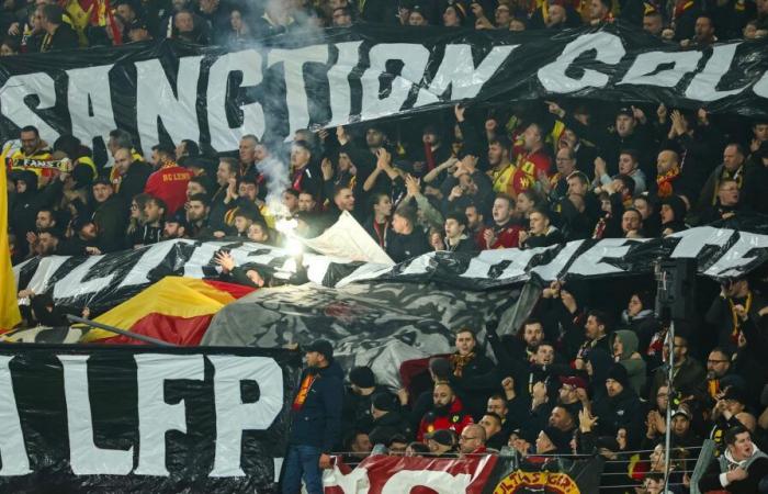 En la Ligue 1, el partido RC Lens-FC Nantes fue interrumpido brevemente después de que se lanzaran pelotas de tenis