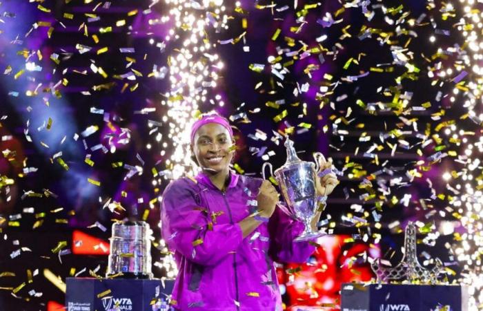 Finales WTA: Coco Gauff firma un partido espectacular contra Zheng Qinwen y gana su primer Masters a los 20 años (vídeos)