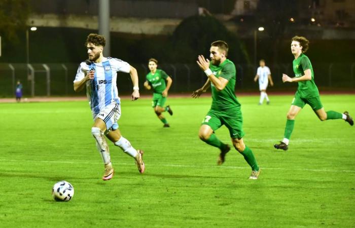 Puy Foot disfruta de enfrentarse a Anglet y se pone líder en el campeonato Nacional 2