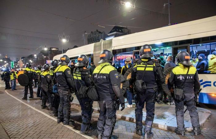 Partido de fútbol en Amsterdam | Partidarios israelíes golpeados en una ‘explosión de antisemitismo’