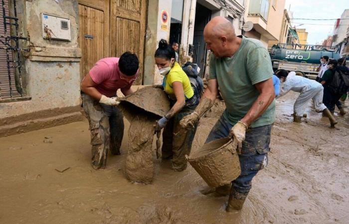 “olor a huevo podrido”, “descomposición”… Crece la preocupación por los riesgos para la salud