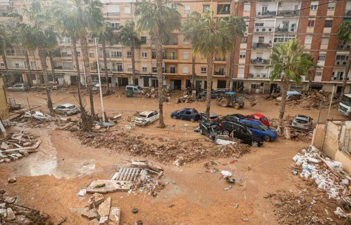 Inundaciones en España: por olores a “huevos podridos y azufre”, comunidades cercanas a Valencia siguen preocupadas por un potencial riesgo para la salud