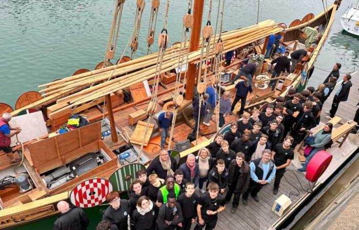 Antes de la Vendée Globe, los estudiantes de Châteaubriant viajan en un drakkar