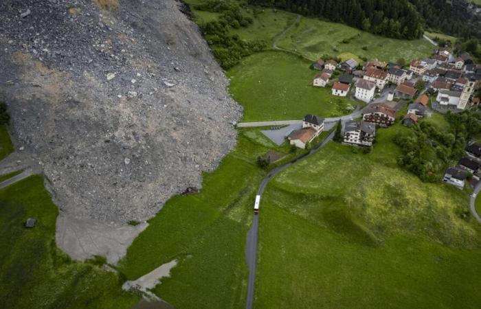 Ante el riesgo de otro corrimiento de tierra, el pueblo de Brienz, en los Grisones, se prepara para una evacuación