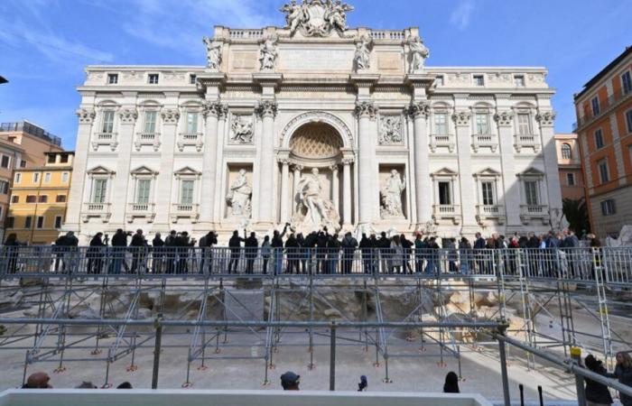 La Fontana di Trevi cuenta con una pasarela temporal: “Un punto de vista único”