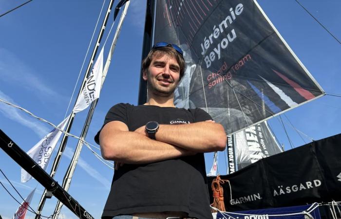 Después de descubrir la navegación en La Rochelle, forman parte de los equipos de patrones de la regata.