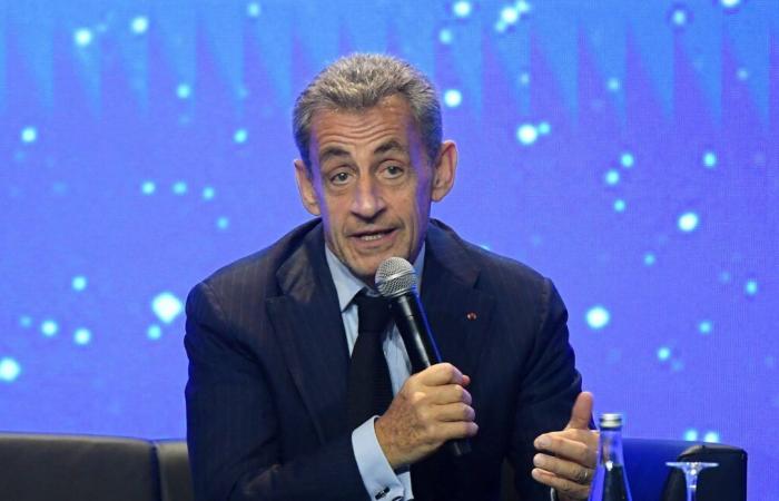 Nicolas Sarkozy en el punto de mira de los sindicatos, la izquierda y el Módem tras sus comentarios sobre los docentes