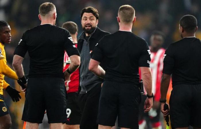 Martin del Southampton desafía al VAR a “entender el juego”