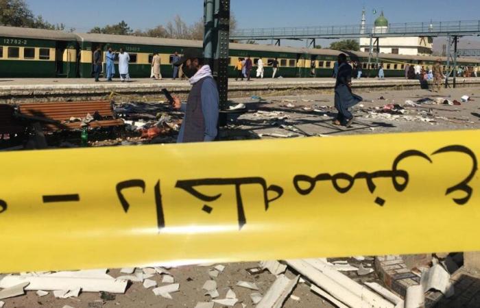 Explosión en estación de tren mata al menos a 25 personas en Pakistán – rts.ch