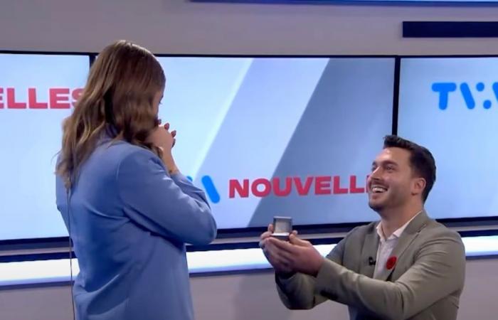 Una presentadora de TVA Nouvelles le propone matrimonio en directo por televisión.