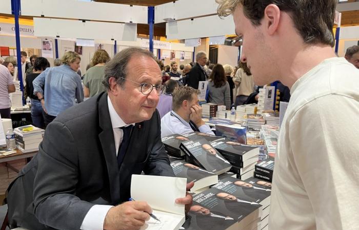 “Un presidente que escuche es quizás lo que más falta en la política en este momento”, según François Hollande