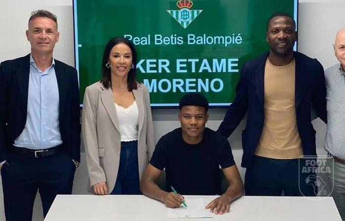 ¡A los 15 años, Iker Etame Junior fichó profesionalmente por el Real Betis! (Oficial)