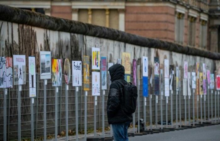 Una Alemania en crisis conmemora la caída del Muro, un “día feliz”