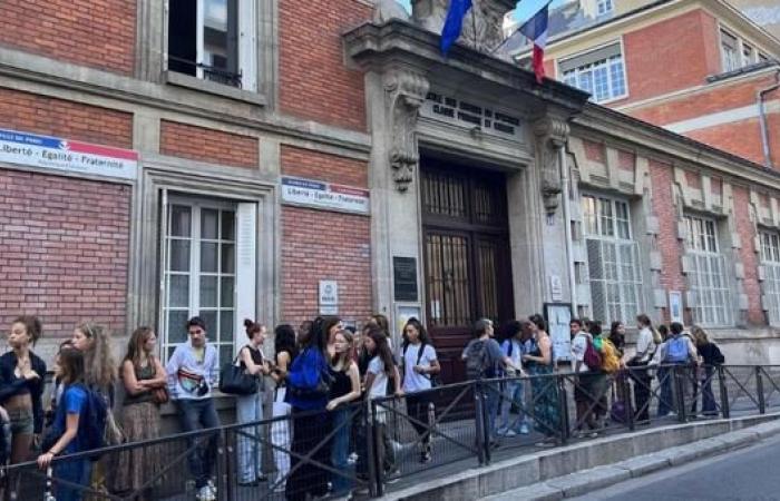 La escuela de Charles Aznavour celebra su centenario