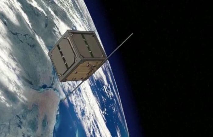 El primer satélite de madera voló al espacio