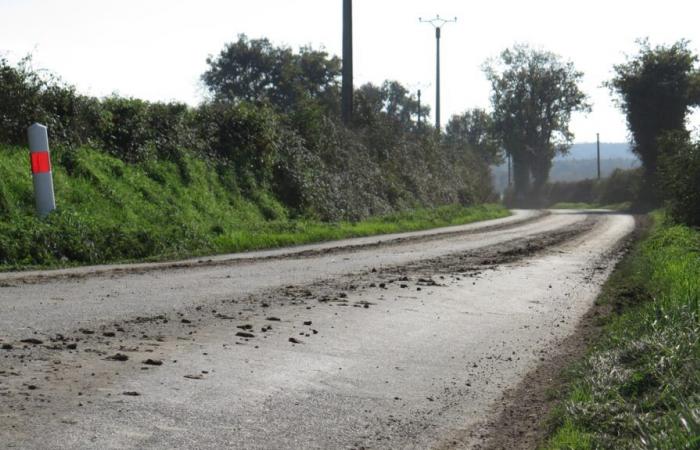 Tenga cuidado con el barro en las carreteras depositado por los tractores que salen de los campos.