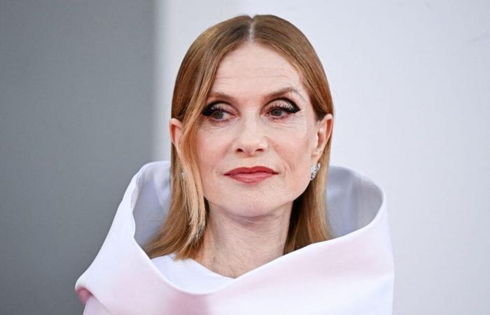 A sus 71 años, Isabelle Huppert revela los detalles de belleza de su rostro que la hacen tan única