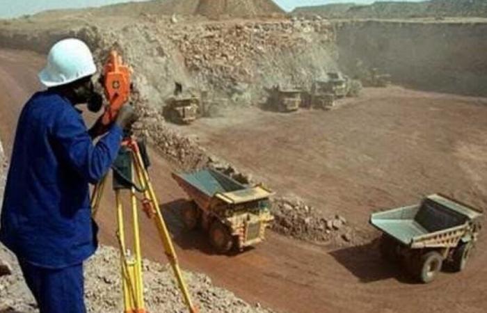 Mali desafía a los gigantes mineros occidentales y exige su oro