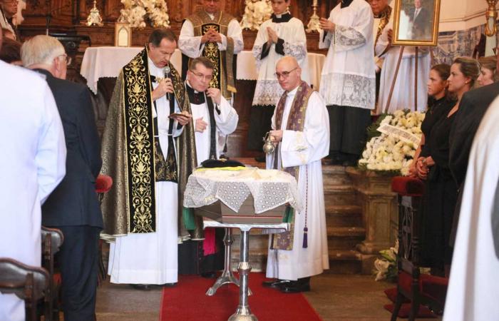 La Familia Imperial de Brasil en el funeral del Príncipe Antonio de Orleans-Braganza