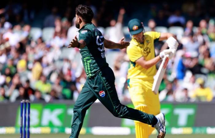 Australia vs Pakistán 3er puntaje en vivo de ODI: Haris Rauf obtiene su primer terreno, elimina a Matthew Short; AUS