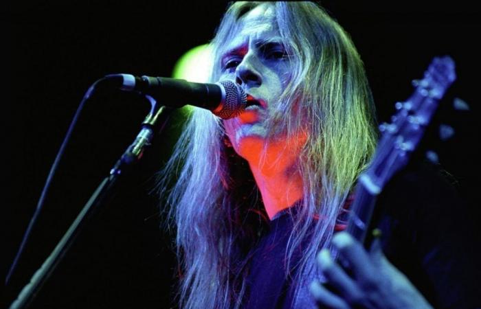 Jerry Cantrell critica los ingresos por transmisión de música