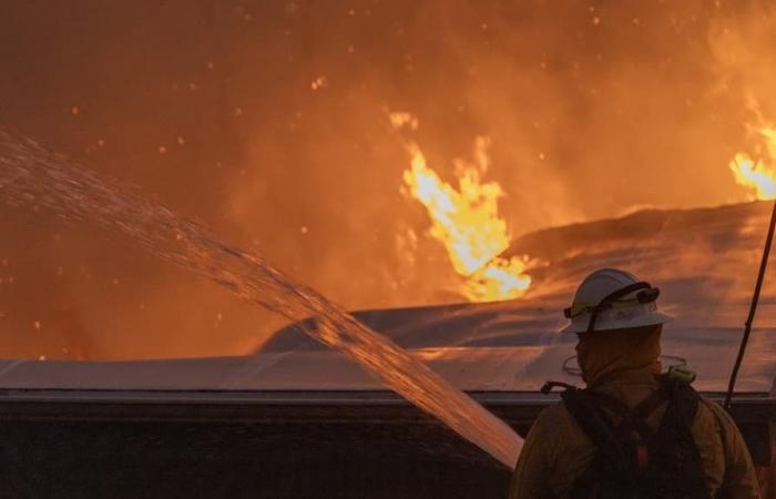 Muere trabajador del parque mientras combatía incendios